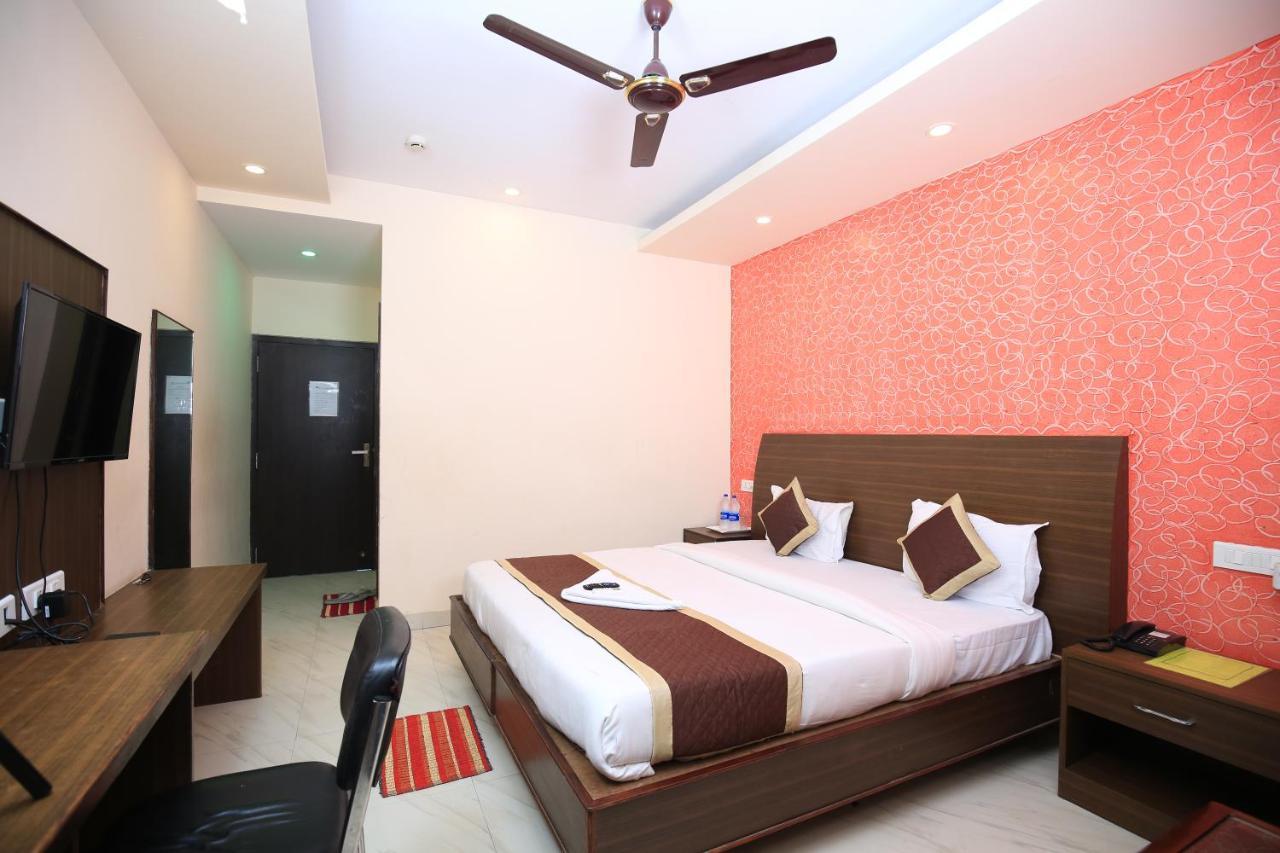 HOTEL RAILVIEW Bhubaneswar Bagian luar foto